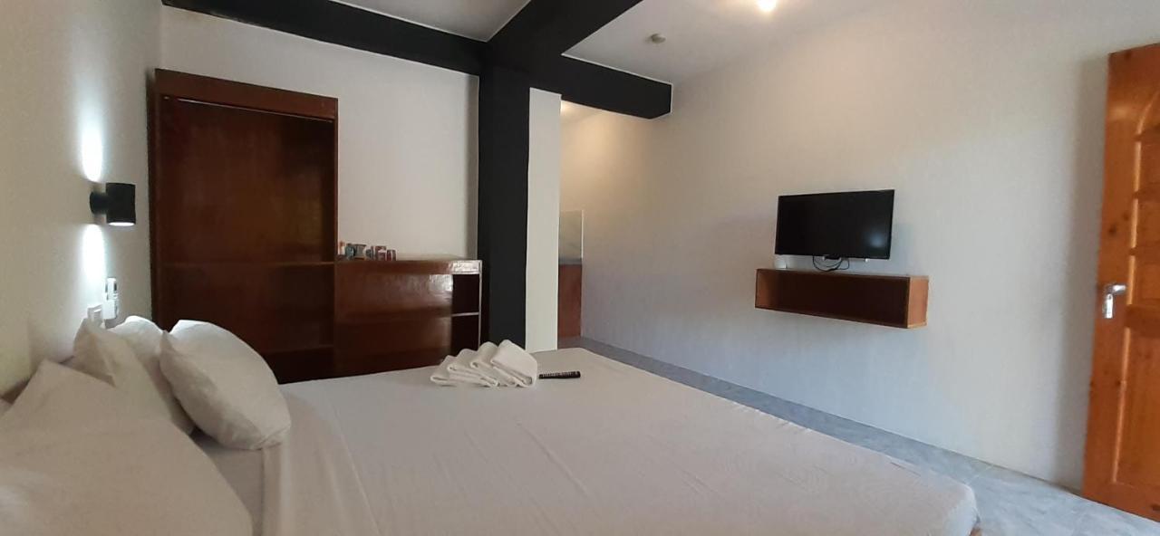 Jalyn'S Resort Sabang Puerto Galera Extérieur photo