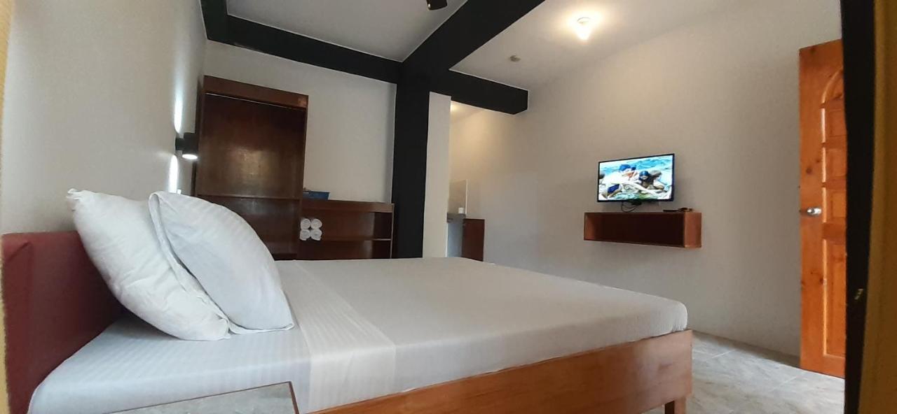 Jalyn'S Resort Sabang Puerto Galera Extérieur photo
