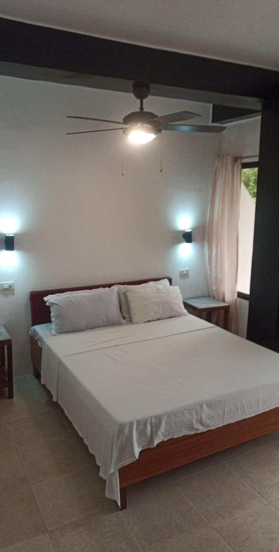 Jalyn'S Resort Sabang Puerto Galera Chambre photo