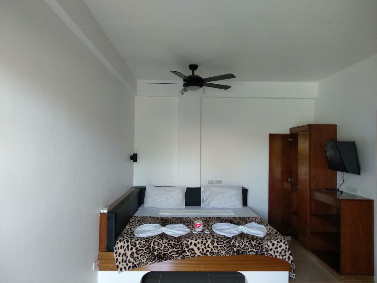 Jalyn'S Resort Sabang Puerto Galera Extérieur photo