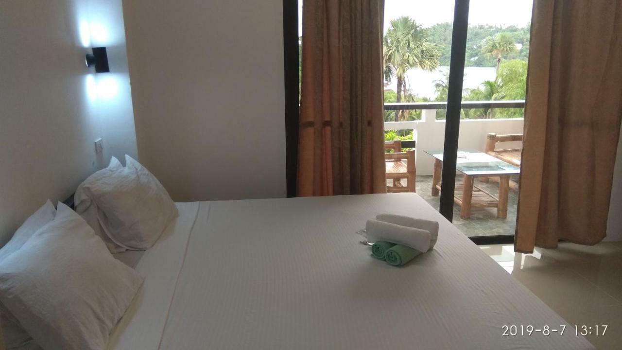 Jalyn'S Resort Sabang Puerto Galera Extérieur photo